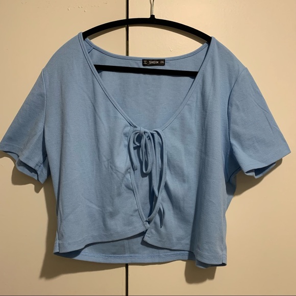 Shein front tie crop top - Picture 2 of 4